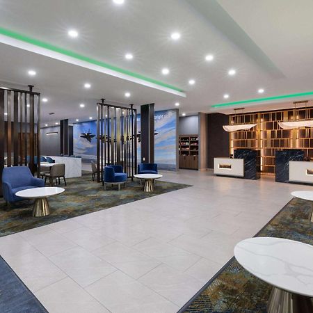 La Quinta Inn & Suites By Wyndham San Antonio At The Rim Exterior photo